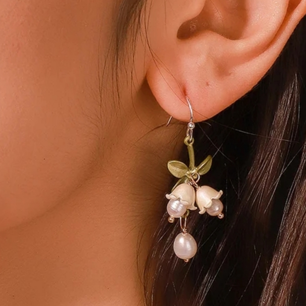 NWT Lily Of The Valley Dangle Earrings